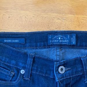 Dark wash skinny lucky jeans